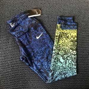 Brand new. Nike yoga pants
